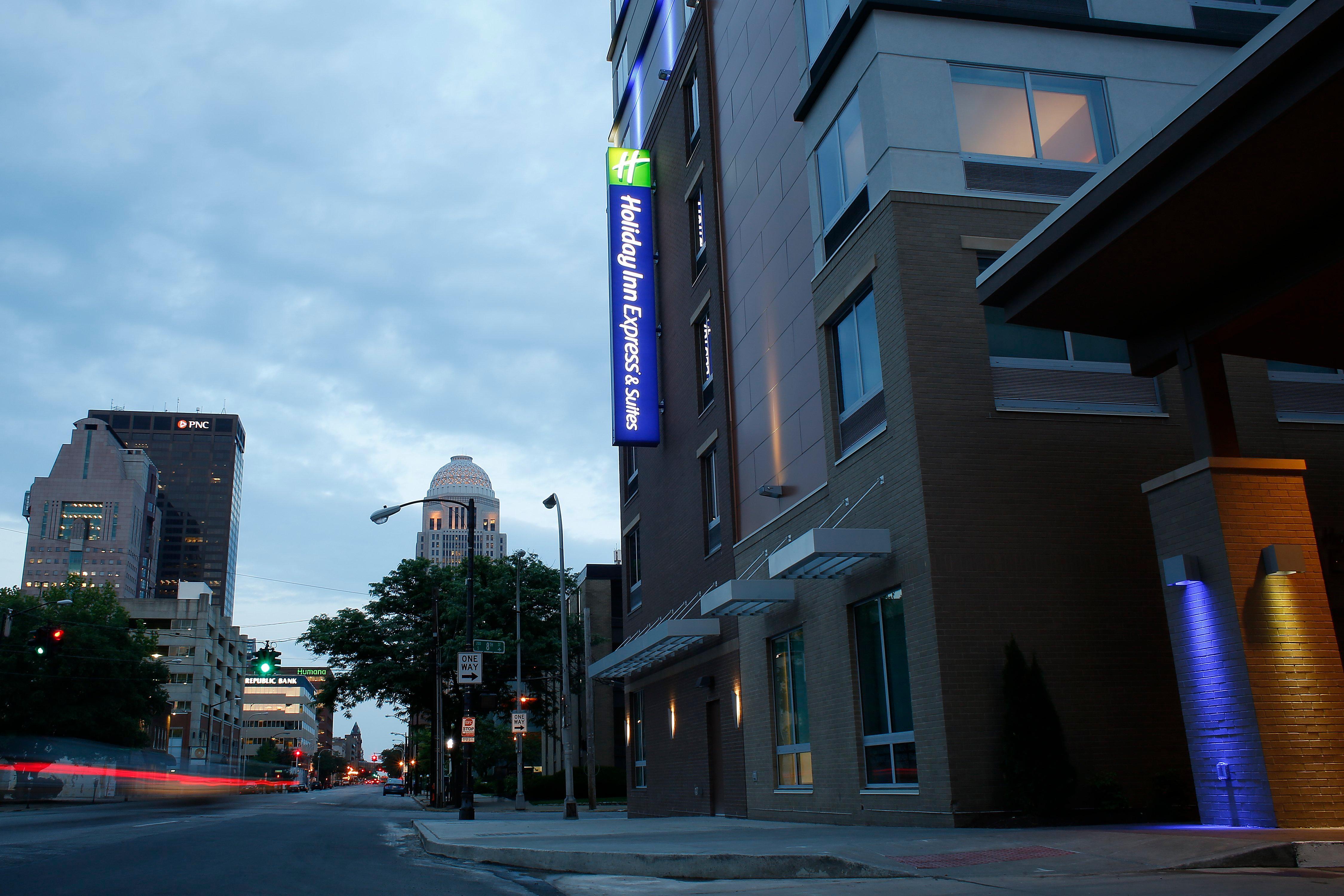 Holiday Inn Express & Suites Downtown Louisville By Ihg Exterior foto
