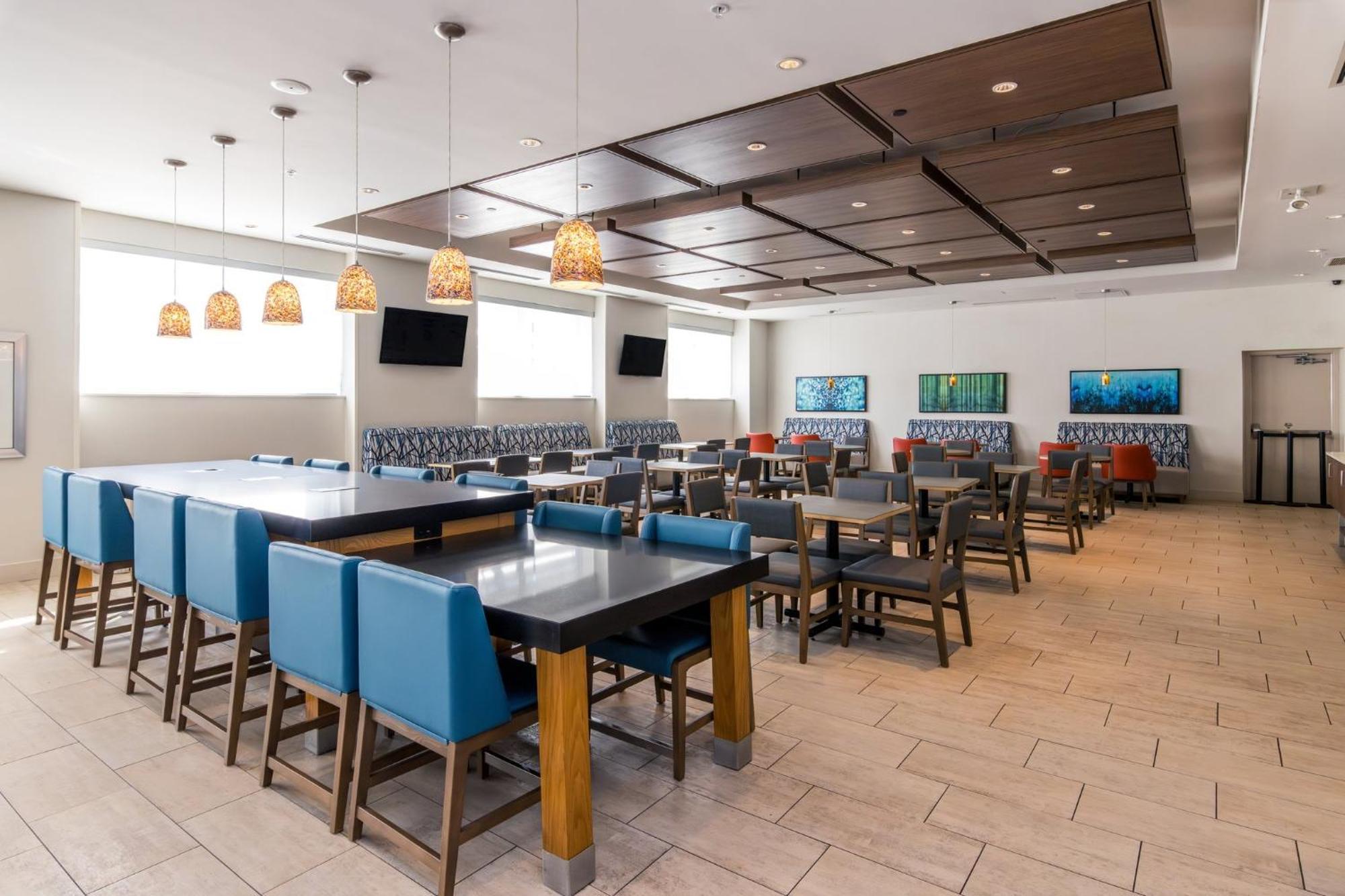Holiday Inn Express & Suites Downtown Louisville By Ihg Exterior foto