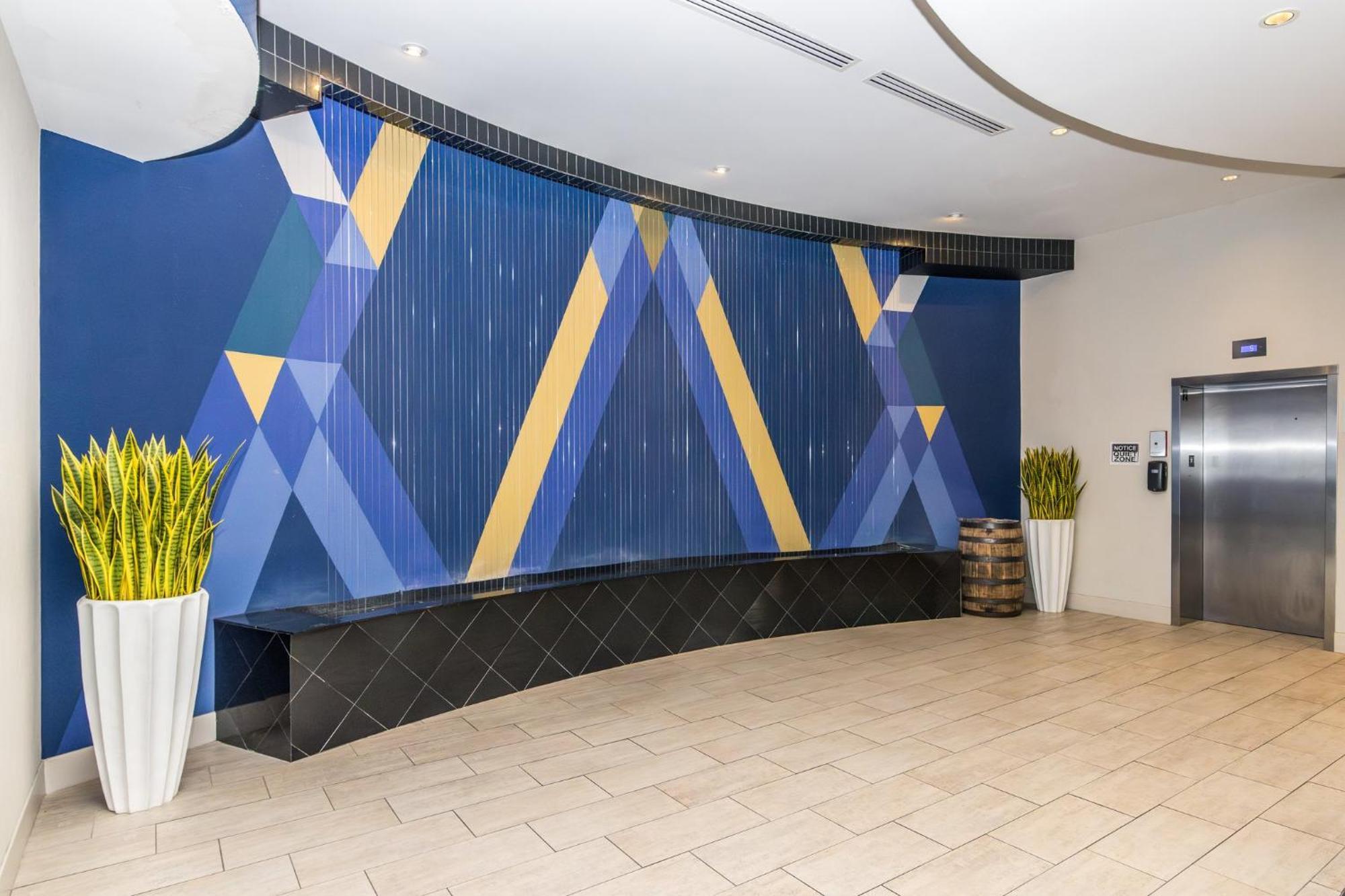 Holiday Inn Express & Suites Downtown Louisville By Ihg Exterior foto